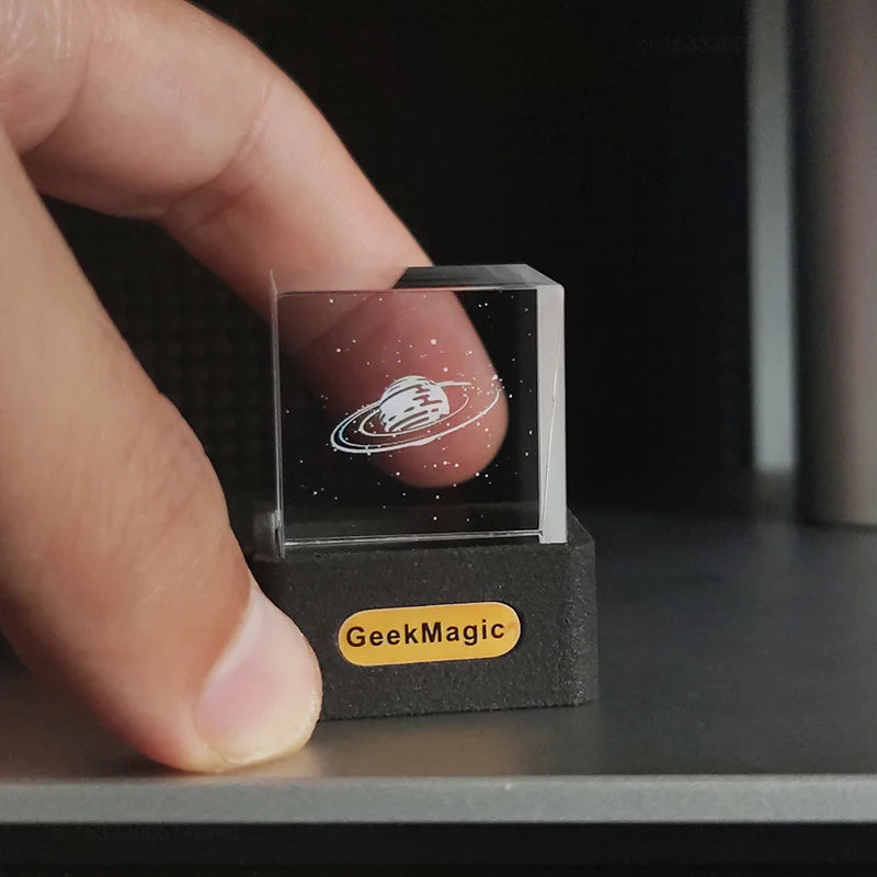 GeekMagic GIFTV Crystal Cube