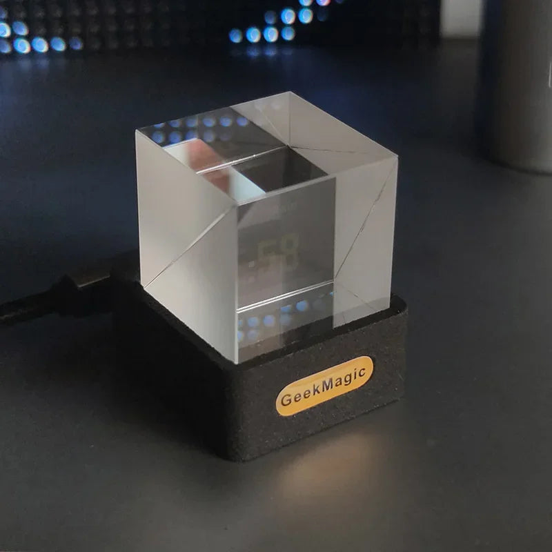 GeekMagic GIFTV Crystal Cube