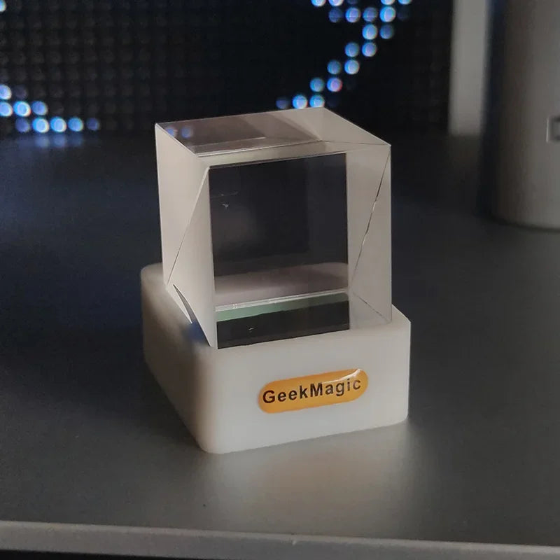 GeekMagic GIFTV Crystal Cube