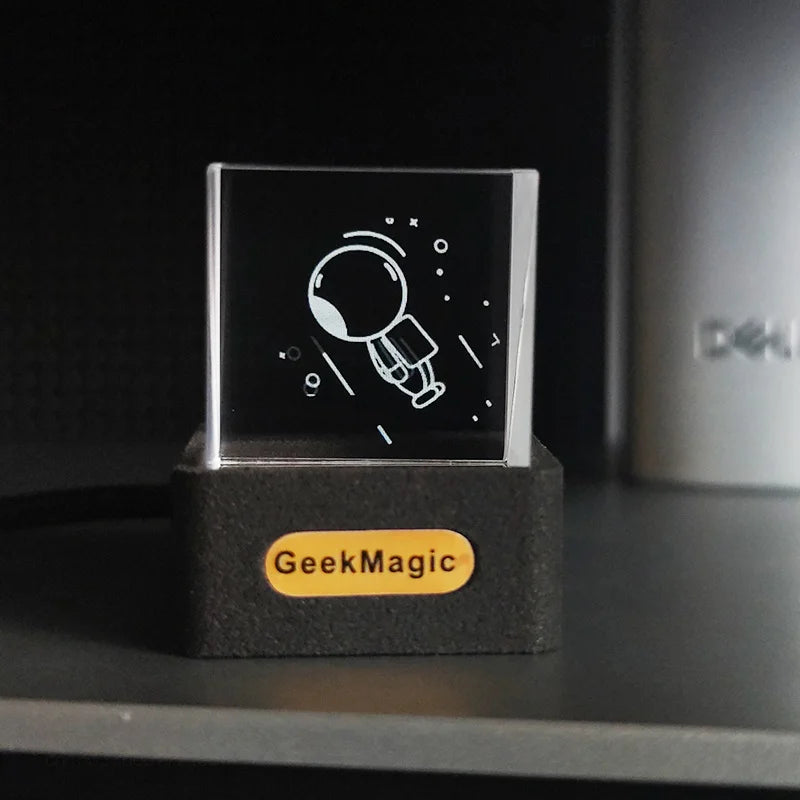 GeekMagic GIFTV Crystal Cube